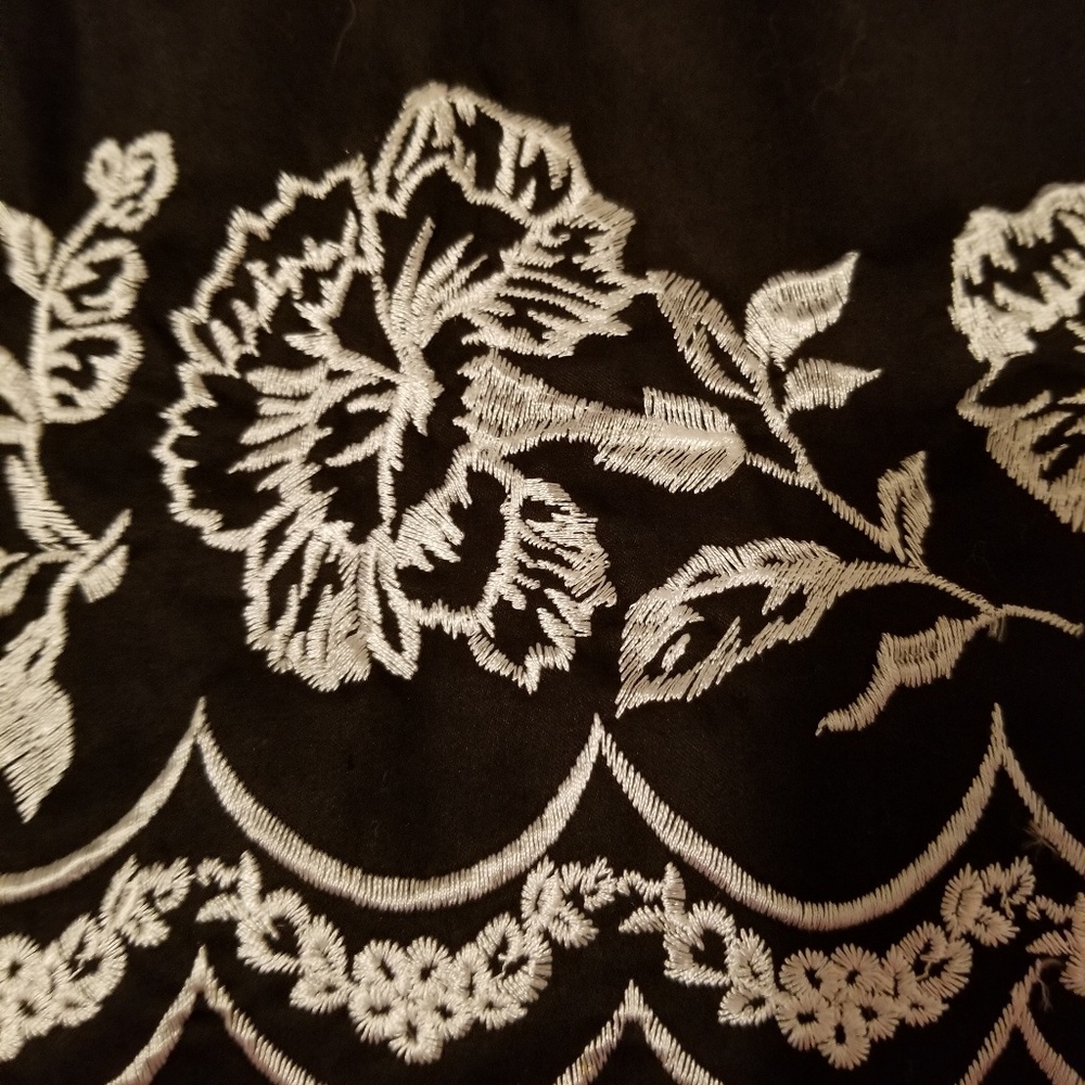 Dress - Picture 3 of 4